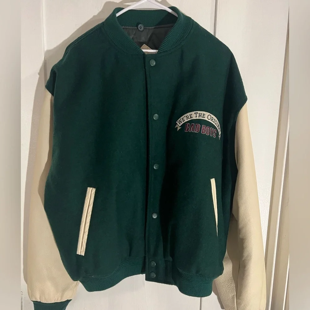 Men’s Vintage ACME Bugs Bunny Varsity jacket. Size Large.